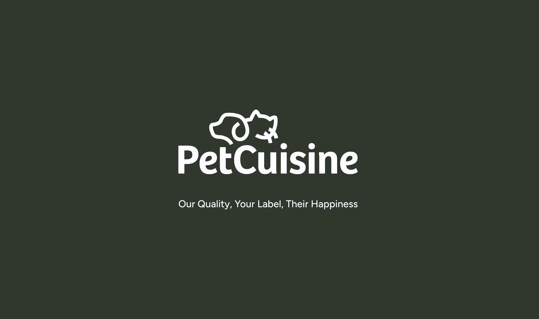 Logo PetCuisine z hasłem Our Quality, Your Label, Their Happiness na zieleni marki