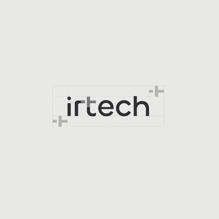 Logo irtech: napis z plusem łączącym litery r i t.